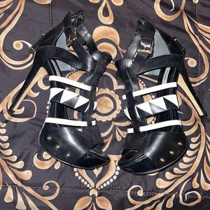 Size 8 black and white guess high heels w hood accents
